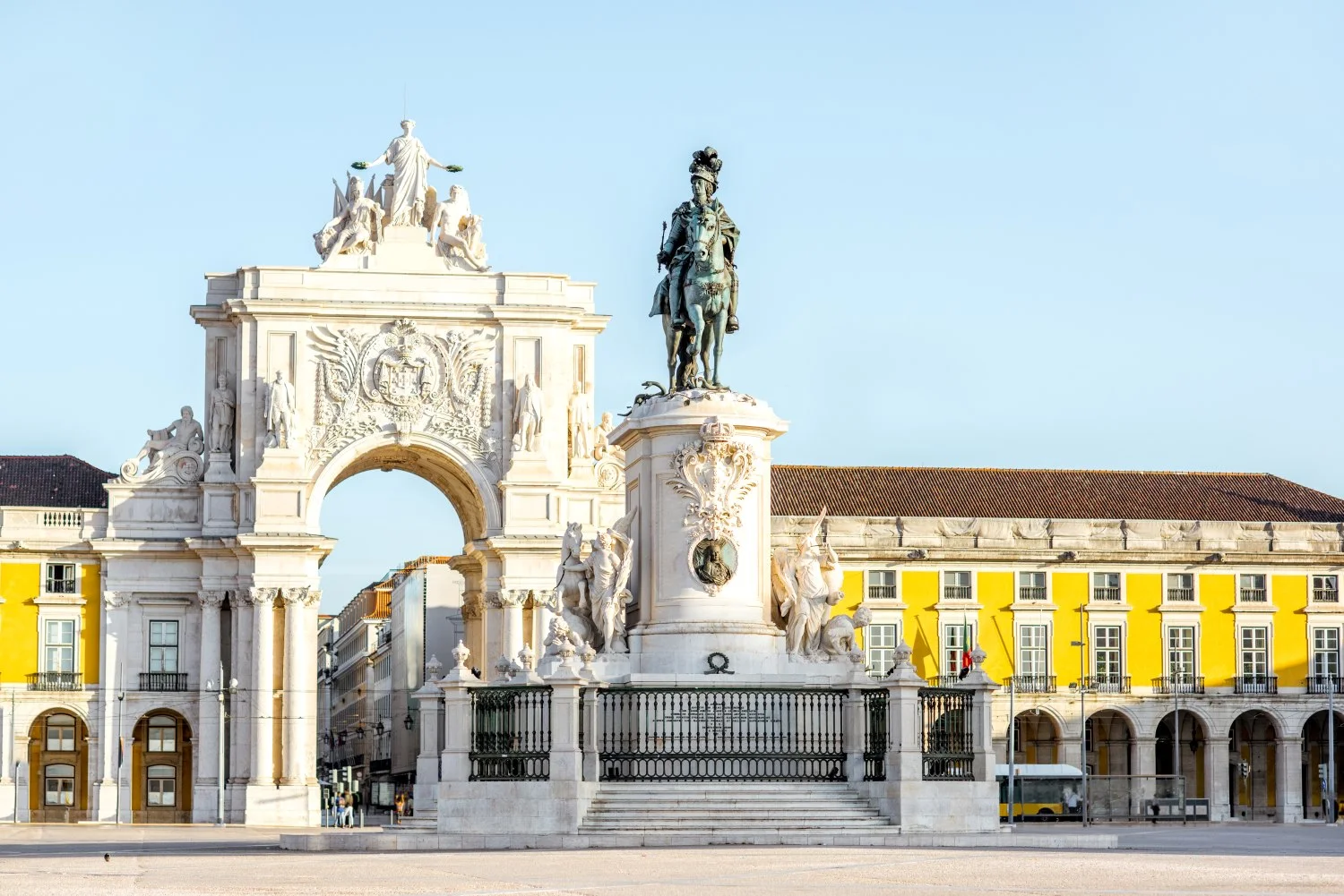 LISBON PRIVATE DELUXE HALF DAY CITY TOUR - RM CESAR PORTUGAL Private Luxury Tours & Trips